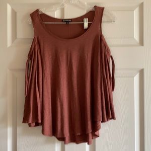Express woman’s off the shoulder long sleeve top